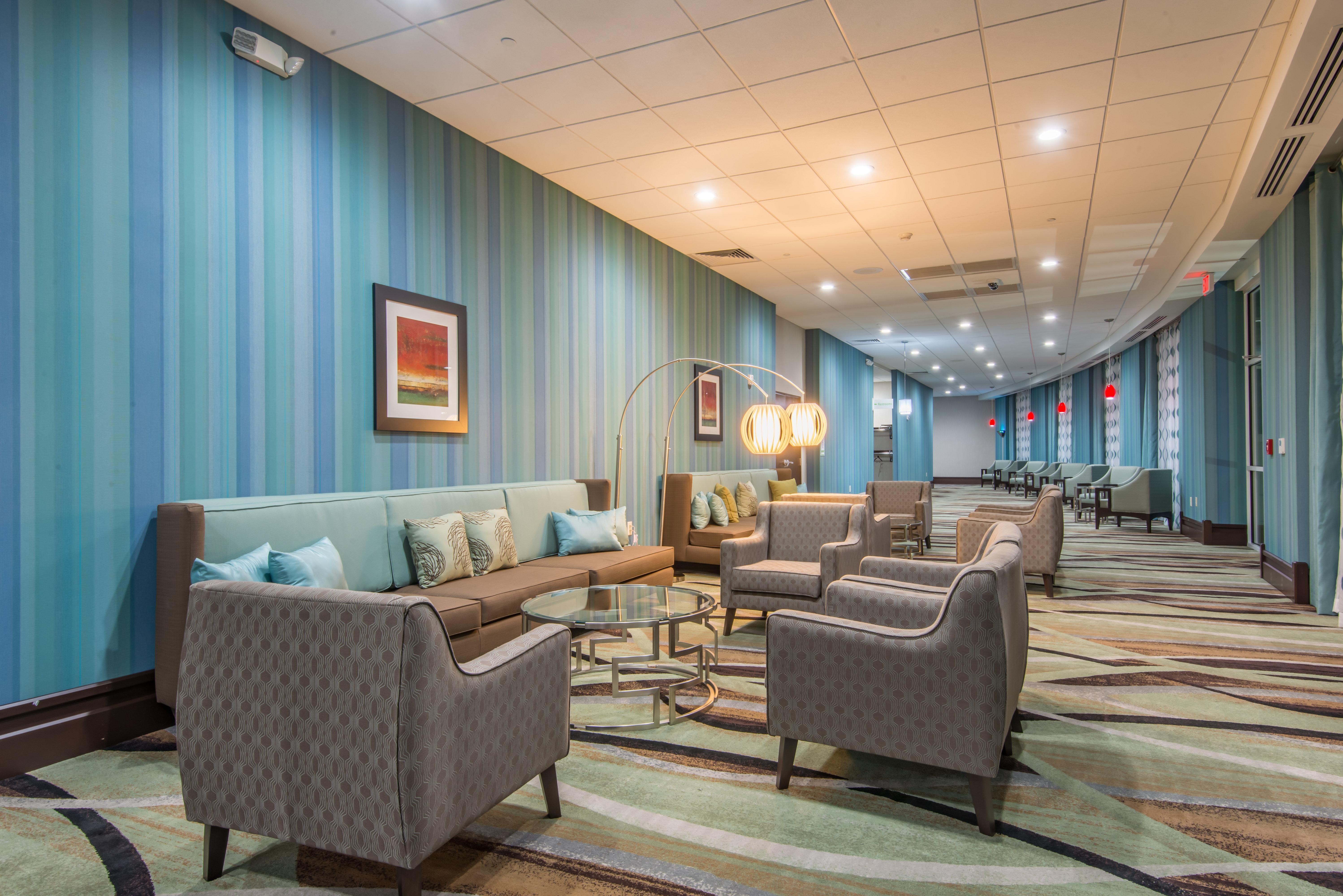 Holiday Inn Salina By Ihg Екстериор снимка