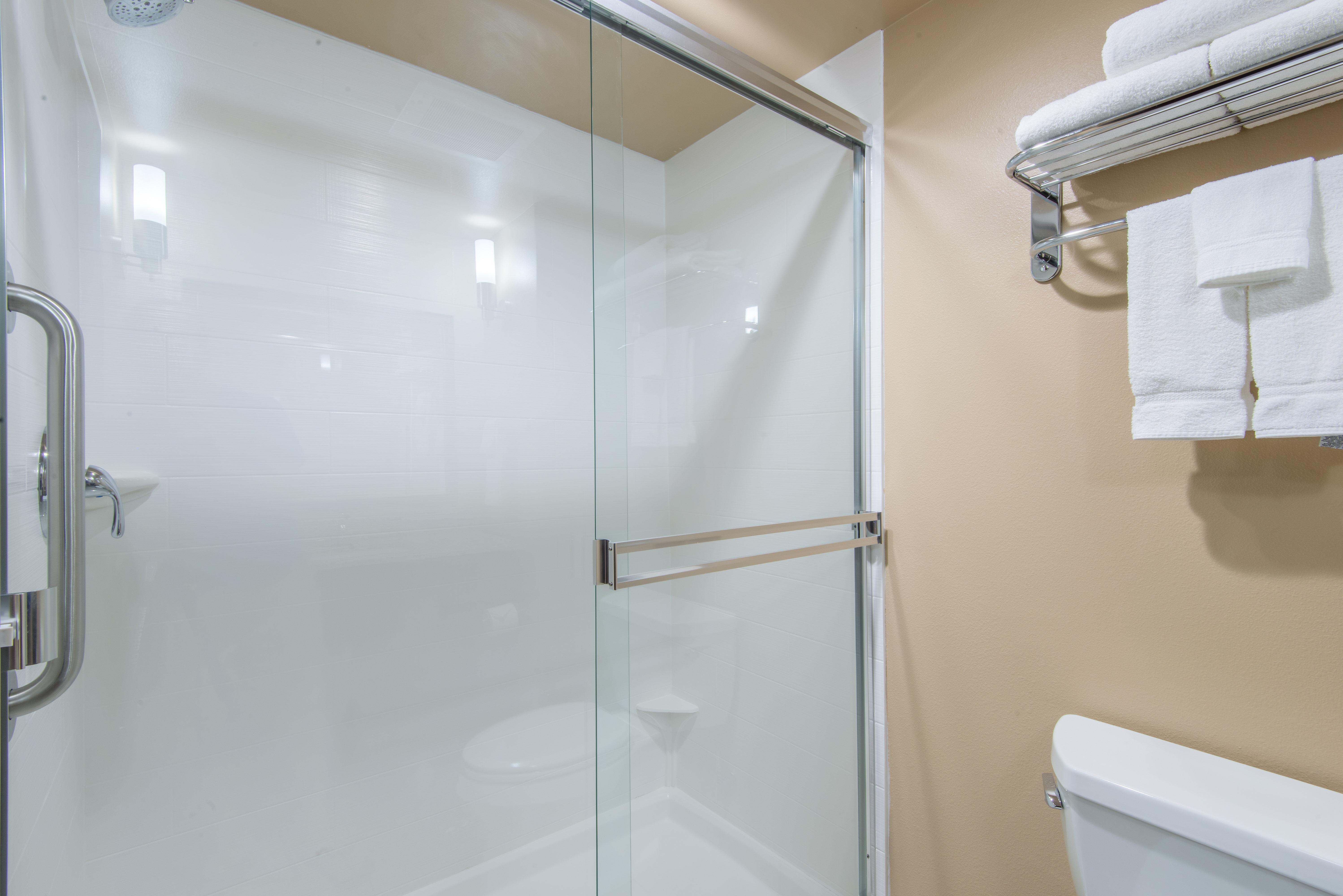 Holiday Inn Salina By Ihg Екстериор снимка