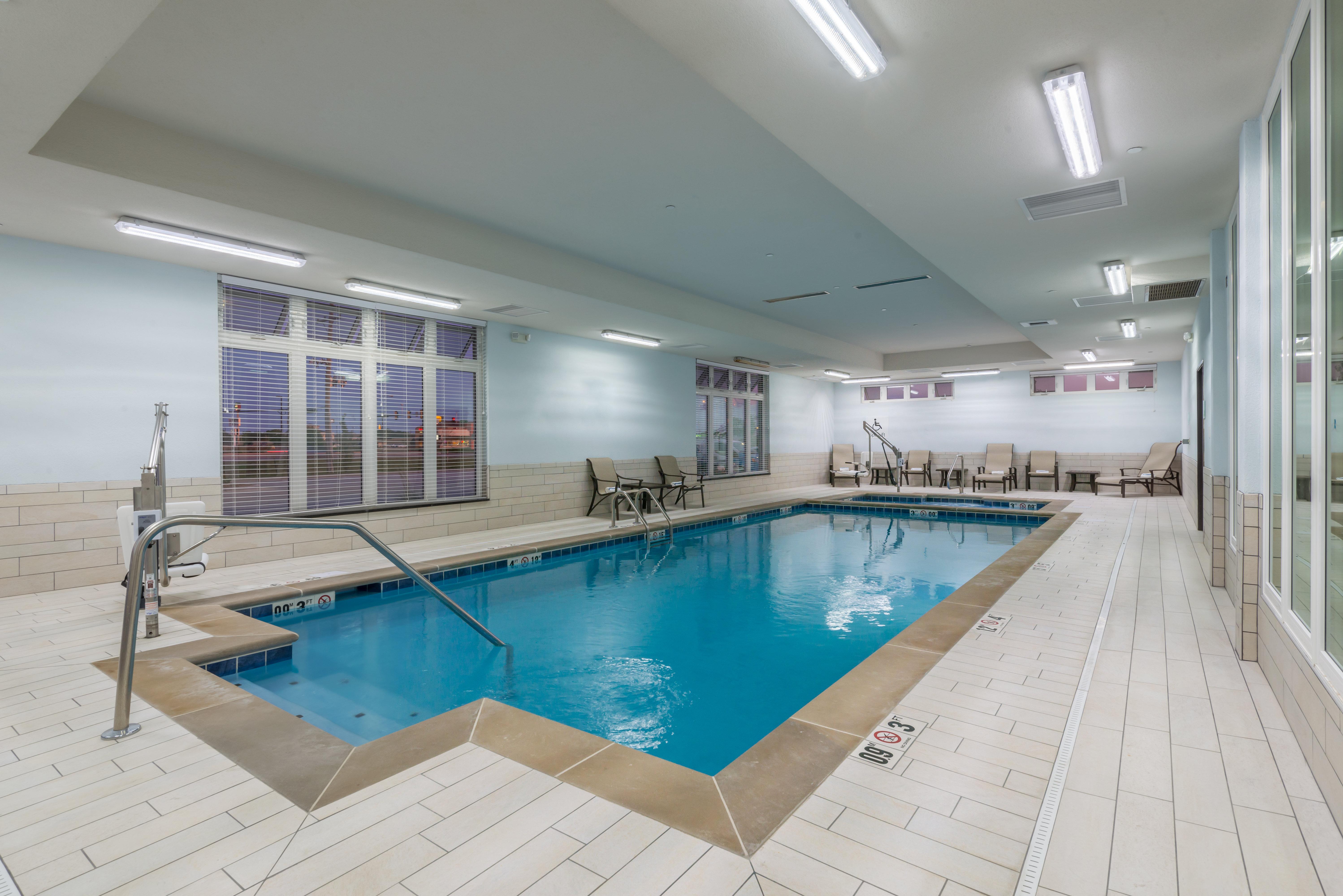 Holiday Inn Salina By Ihg Екстериор снимка
