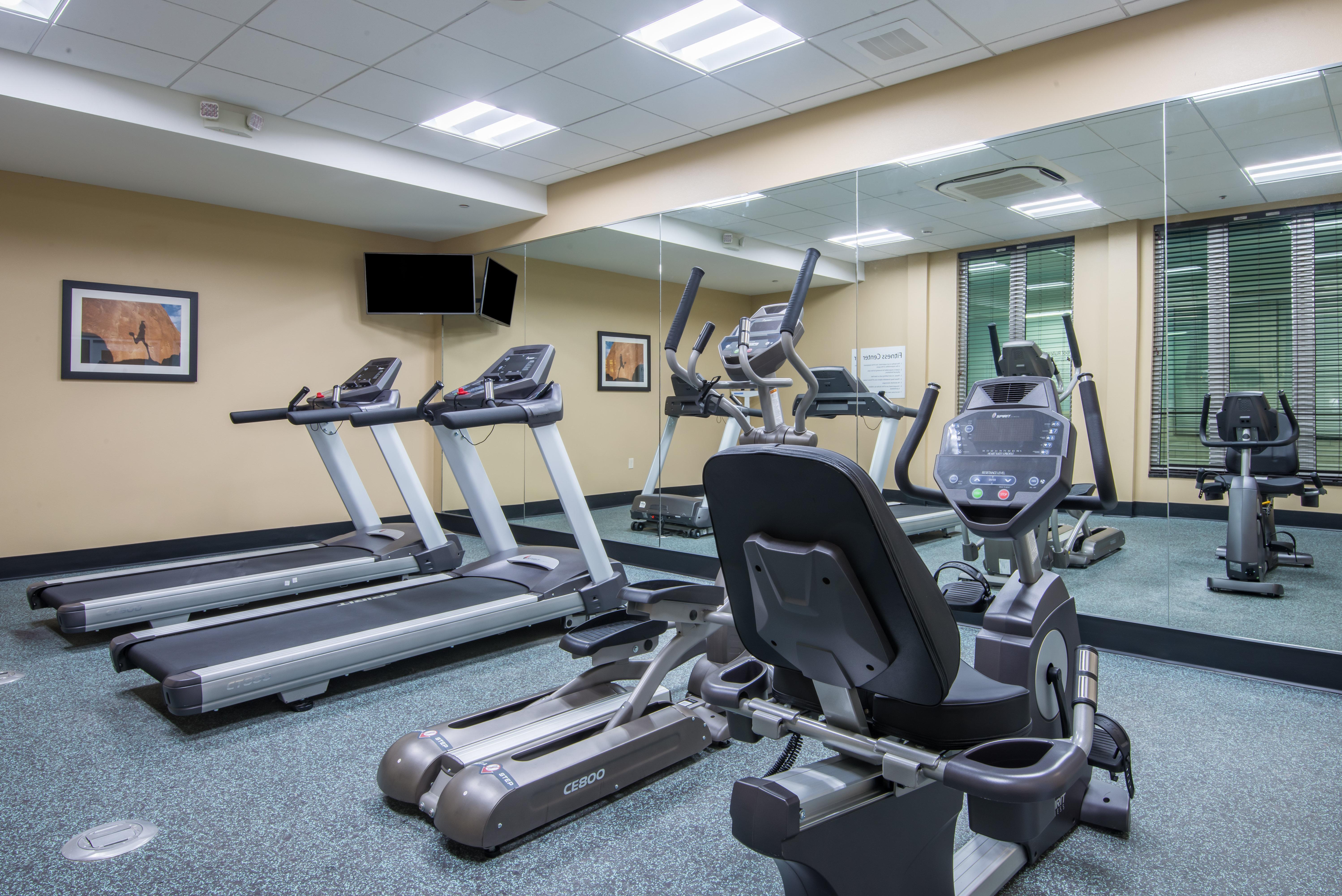 Holiday Inn Salina By Ihg Екстериор снимка